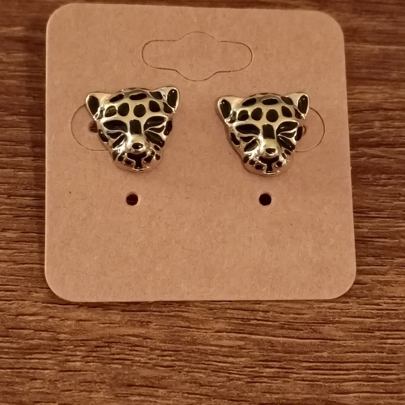 Gold Tone Black Enamel Leopard Cheetah Head Stud Earrings - Picture 4 of 6
